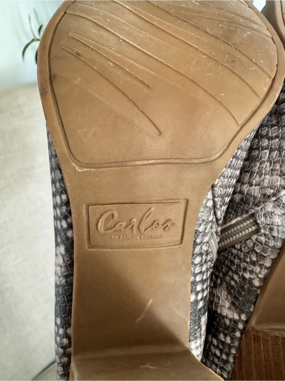 Carlos by Carlos Santana Lydia Snakeskin Ankle Booties Size 7.5
